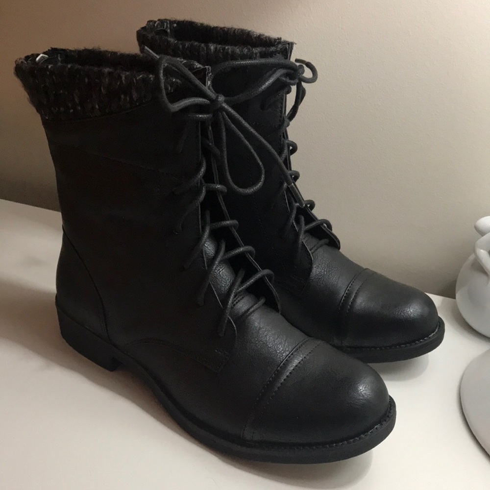 Lexi & Abbie Black Boots Size 8